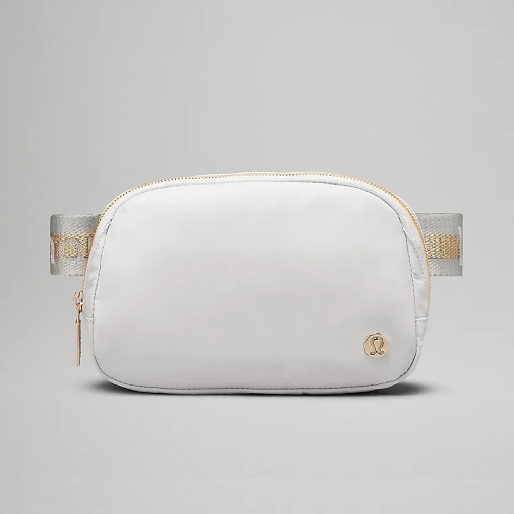 Lululemon Everywhere Belt Bag 1L Gray Vapor/Gold/White White Gold Belt Bag Purse